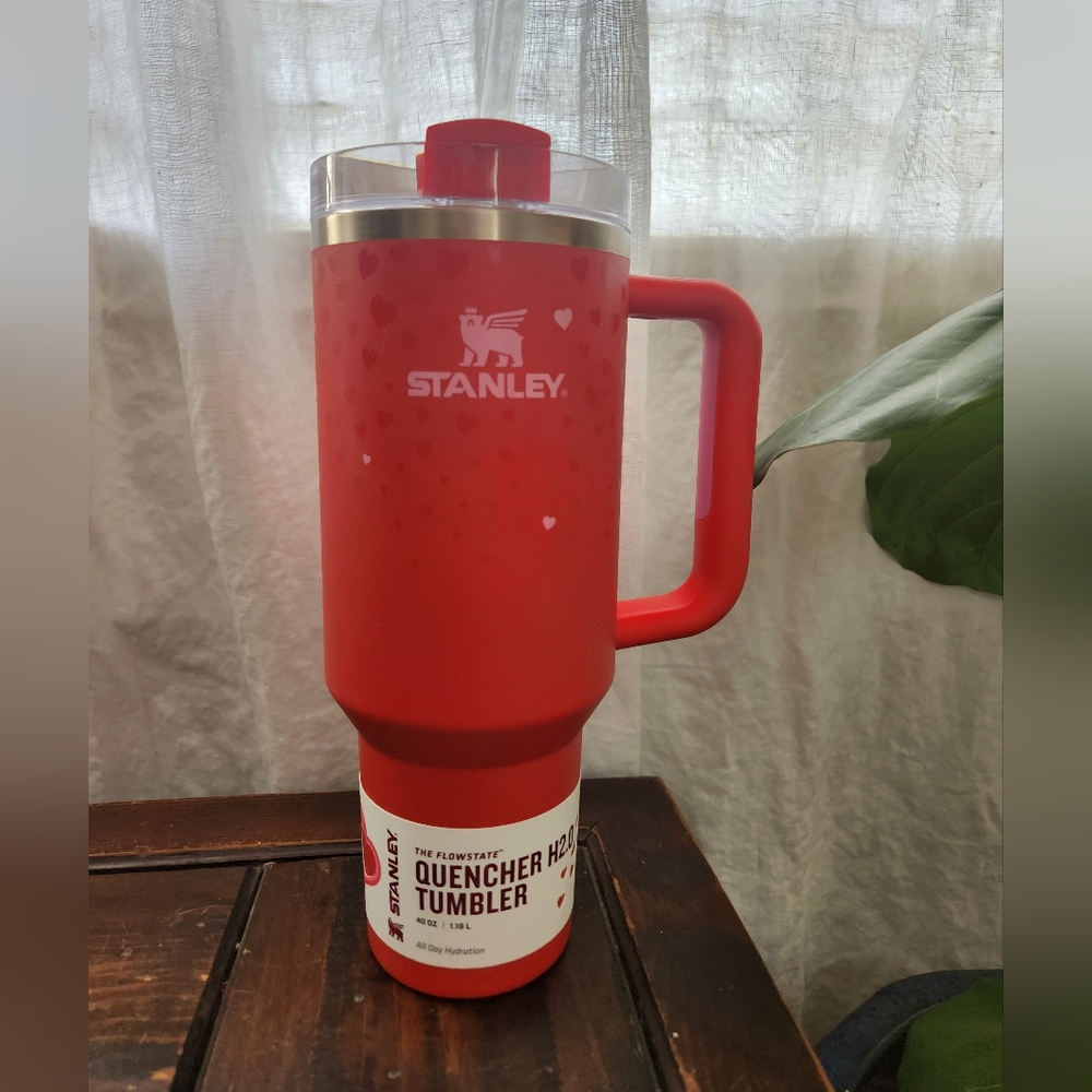 Stanley Target Valentine-Sweethearts 40oz The Flowstate Quencher H2O Tumbler NWT